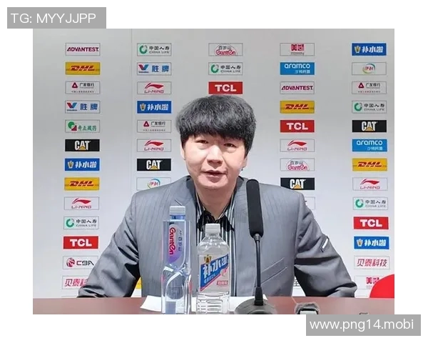 山东男篮主帅@邱彪CBA ： 大外援最晚明天就能上飞机 杯赛至少能打一场球